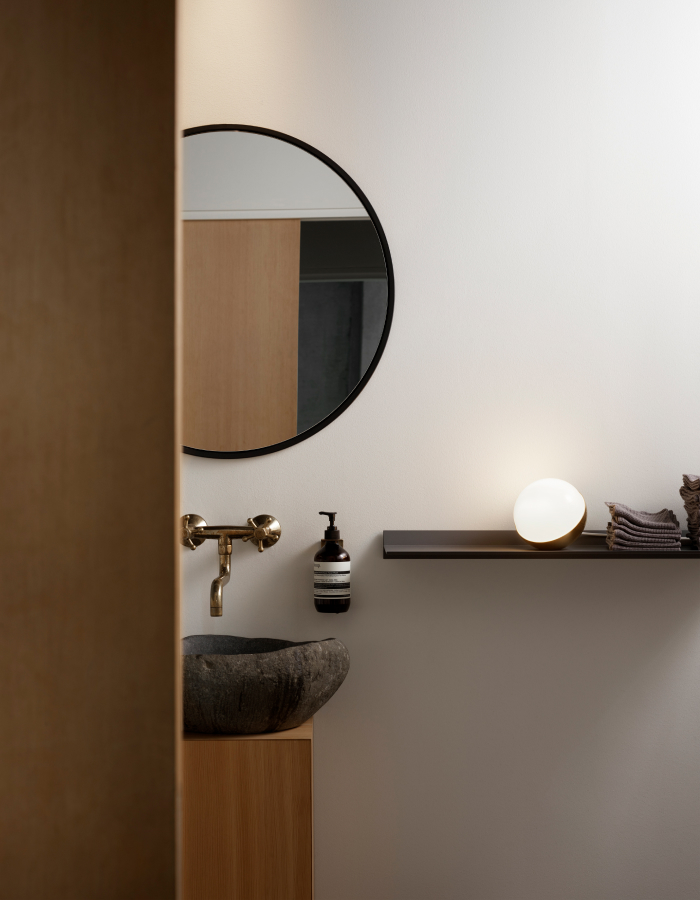 VL ステュディオ テーブル/フロア | ヴィルヘルム・ラウリッツェン