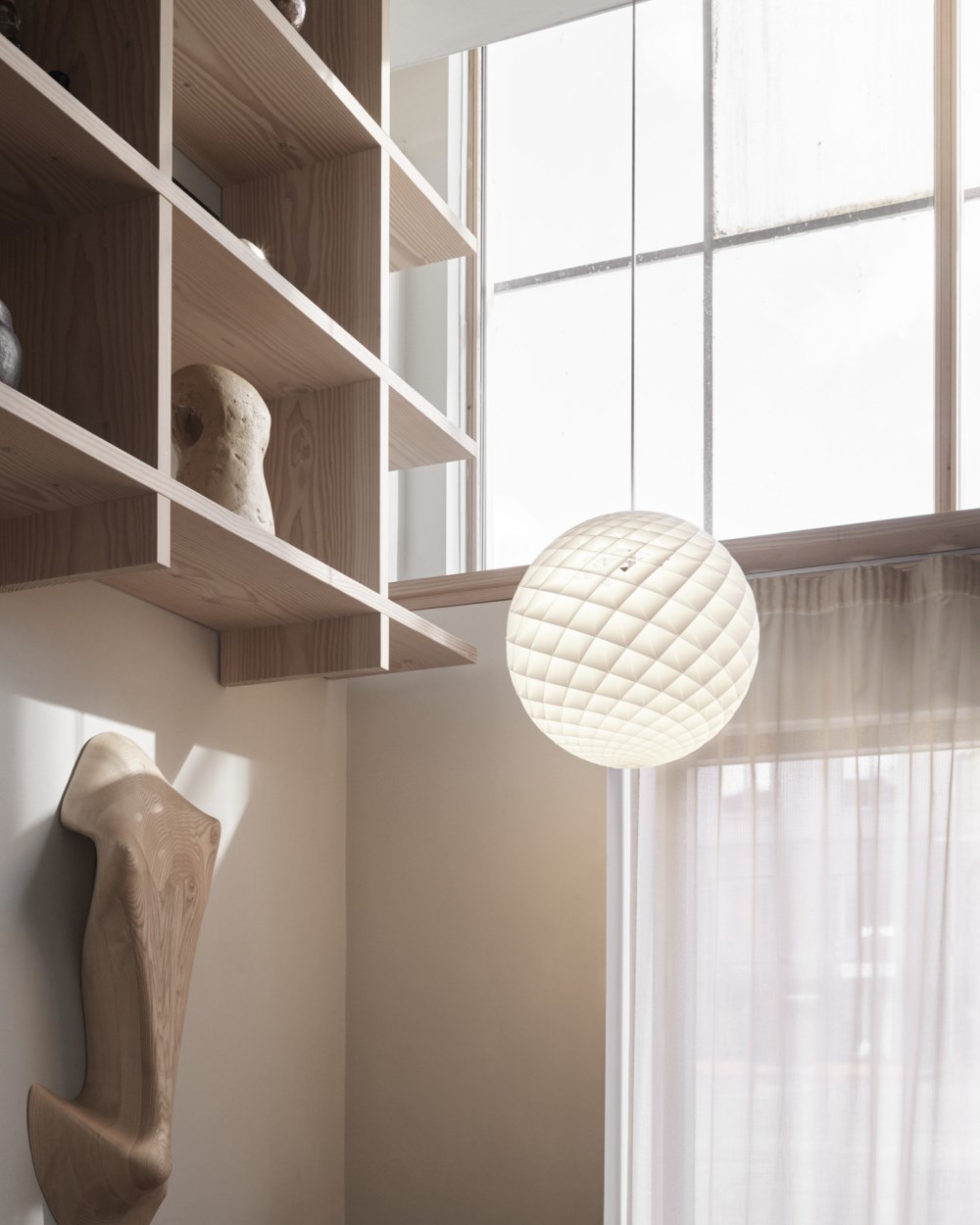 Patera Pendant: Redefining Chandeliers | Louis Poulsen