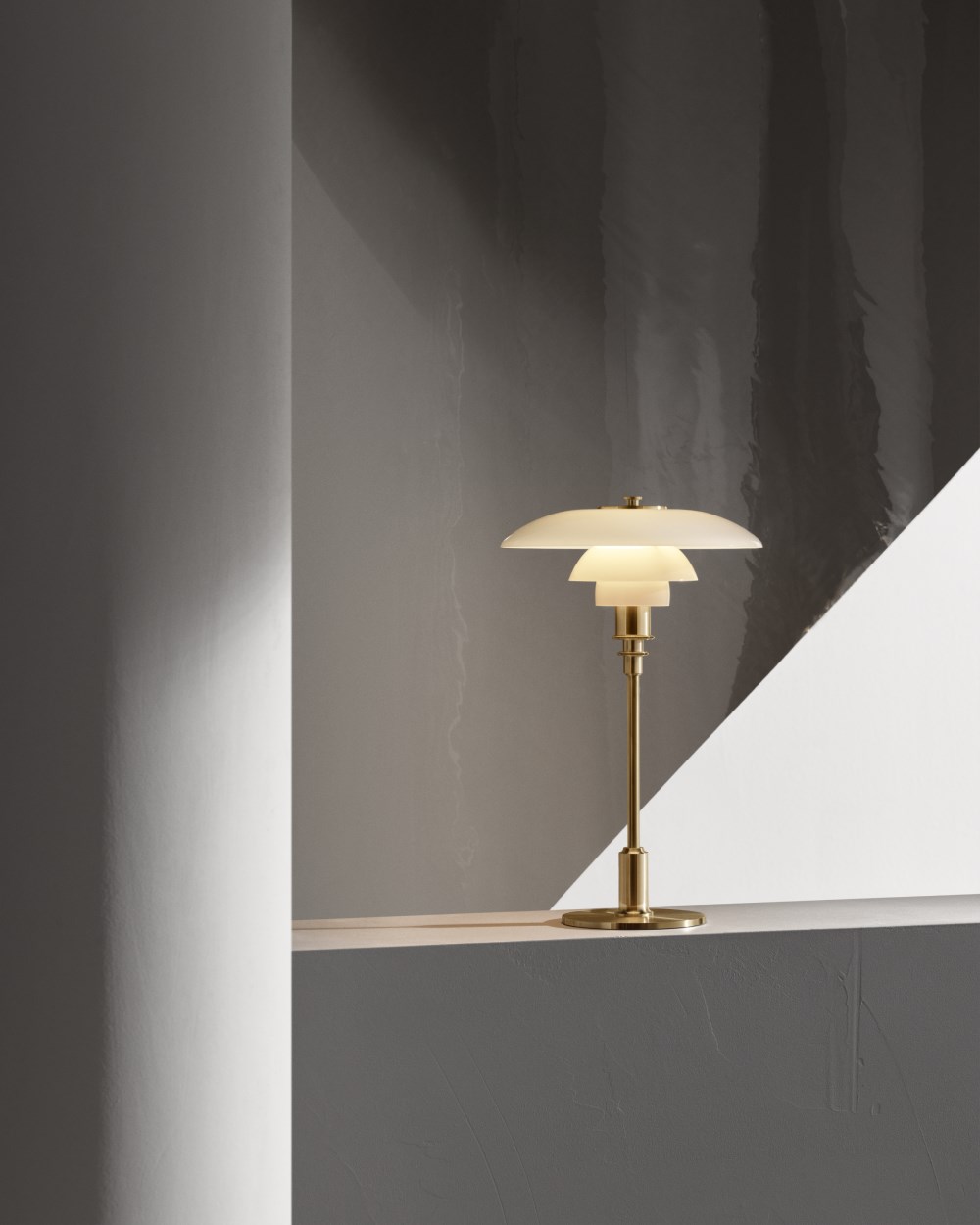 PH 3/2 Table Lamp for Non-Glare Lighting | Louis Poulsen