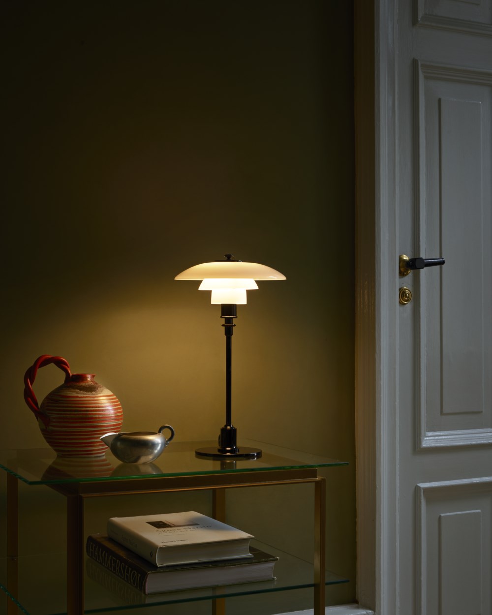 PH 2/1 Table Lamp: Illuminate with Elegance | Louis Poulsen US