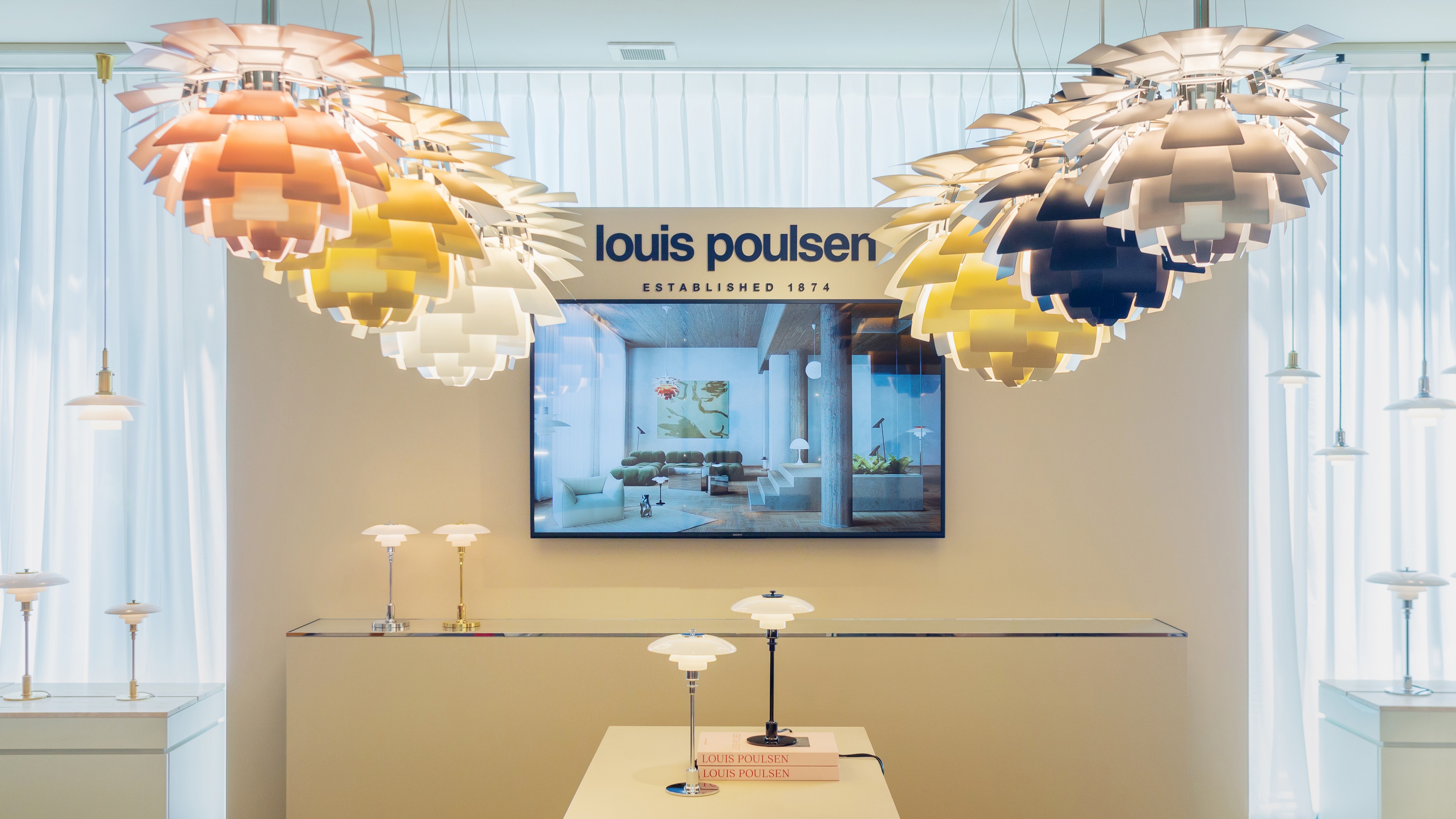 大阪ストア | 直営店舗 | Stores ＆ Showrooms | Louis Poulsen