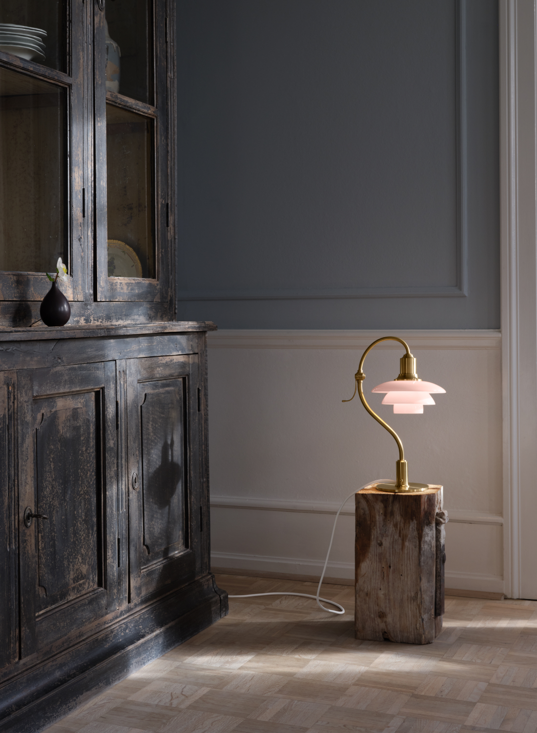 PH 2/2 Question Mark Table Lamp - Pale Rose | Louis Poulsen