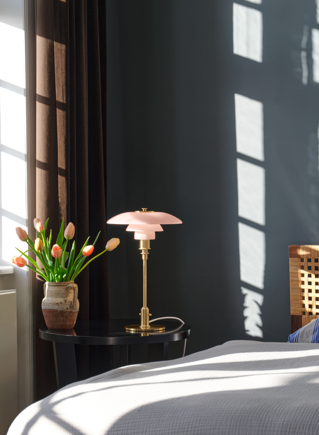 PH 3/2 Pale Rose Table Lamp | Louis Poulsen