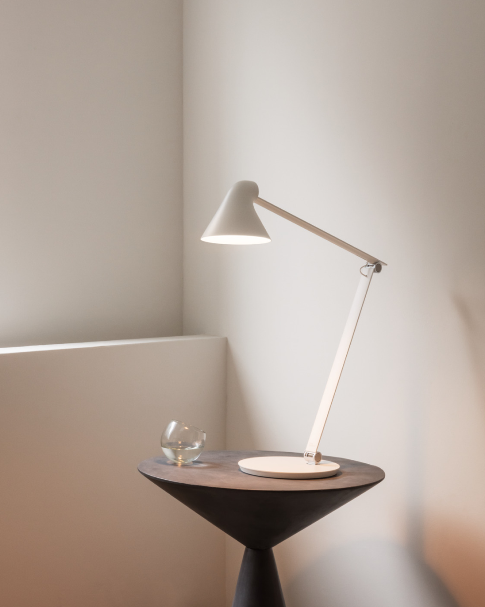 NJP テーブル | nendo | Louis Poulsen
