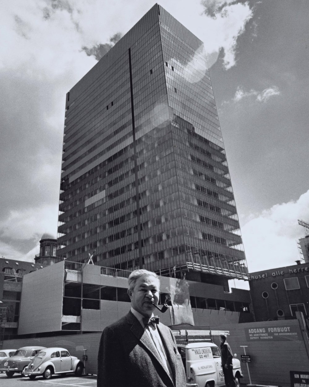 SAS Royal | Reflections | Louis Poulsen