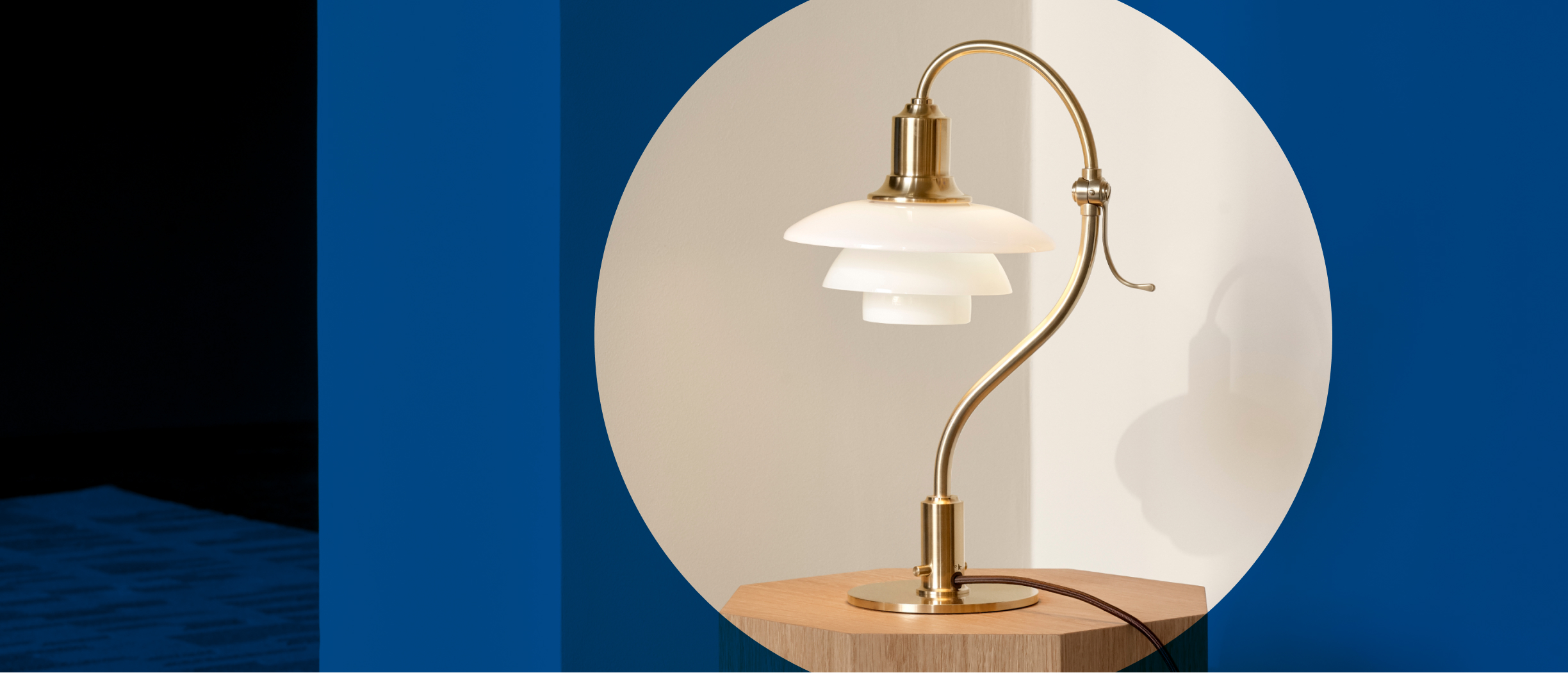 PH 2/2 Question Mark Table Lamp | Poul Henningsen | Louis Poulsen