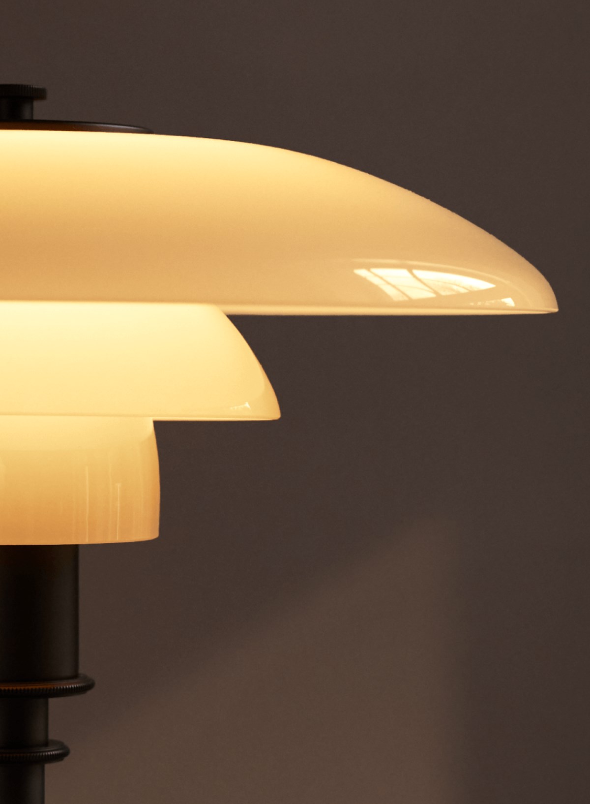 PH 3/2 Limited Edition Lámpara de Mesa – Dusty Terracotta | Louis