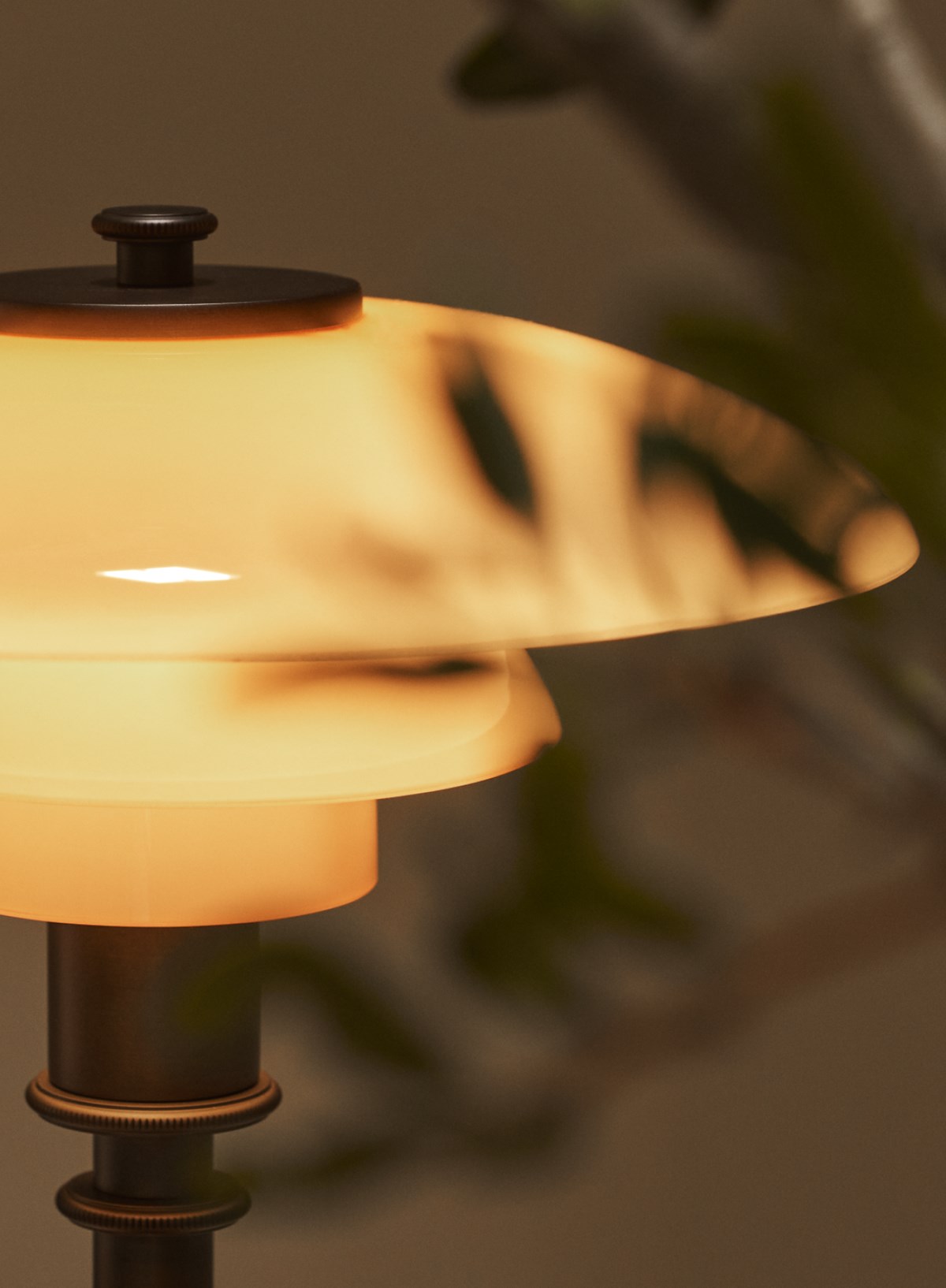 PH 3½-2½ Aged Brass フロア － Louis Poulsen | FENDI Casa