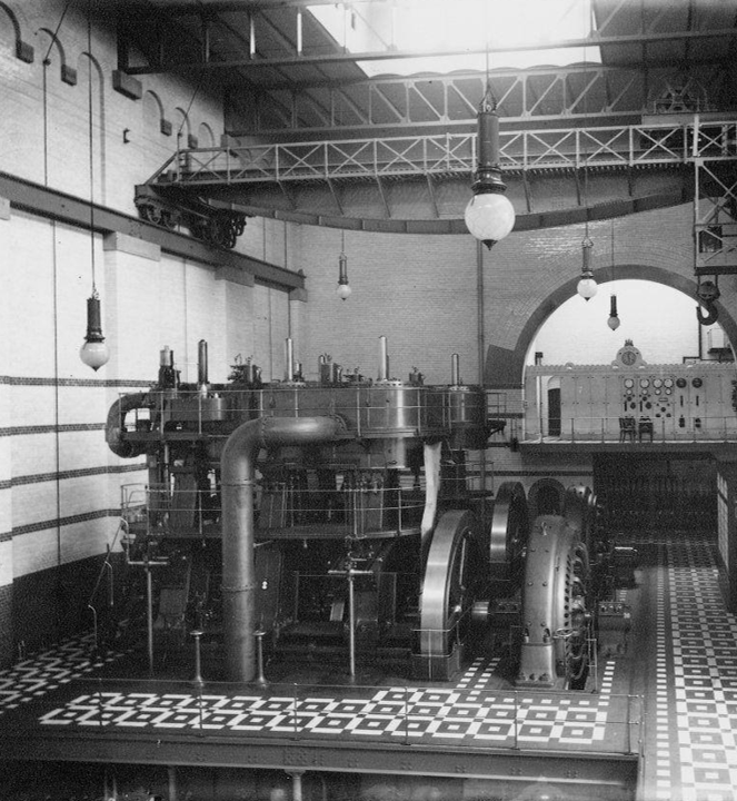 Historisches dänisches Kraftwerksinterieur mit früher Pendelbeleuchtung, © 2025 Louis Poulsen.