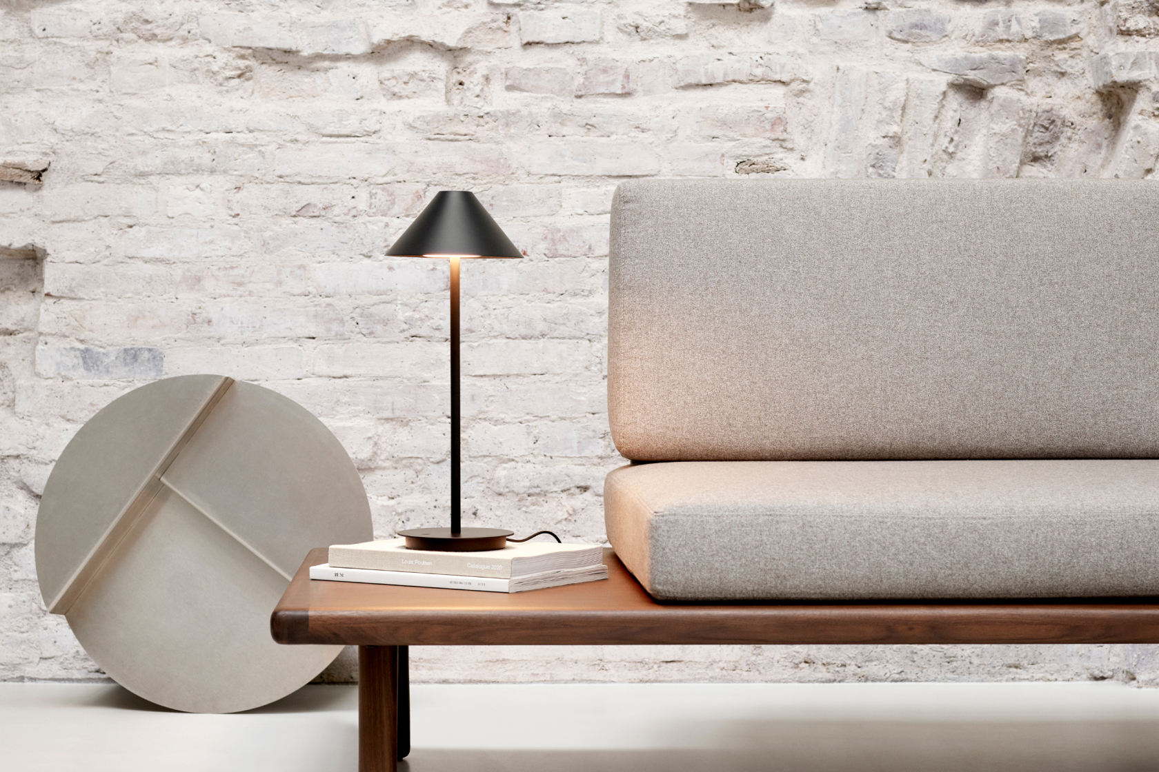 カイレン テーブル | BIGアイディアズ | Louis Poulsen