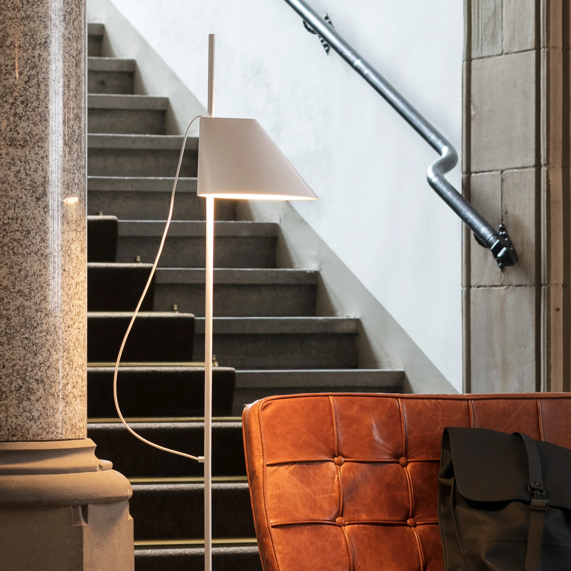 Yuh フロア | ガムフラテーシ | Louis Poulsen Yuh フロア | ガムフラテーシ | Louis Poulsen